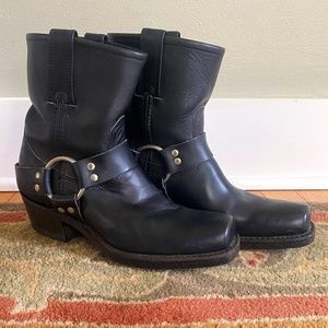 Frye 8R Black Harness Boots size 7
